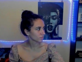 Emilygirl on cam for live free nude video chat now