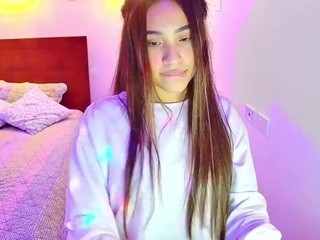 Gianna-Johnson on cam for live free nude video chat now