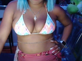 GoddessStar on cam for live free nude video chat now