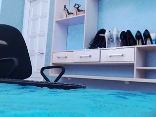 innahot899 on cam for live free nude video chat now