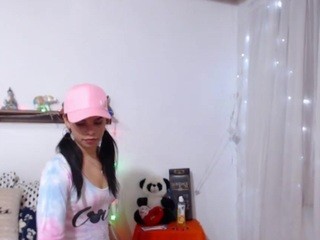 kamila on cam for live free nude video chat now