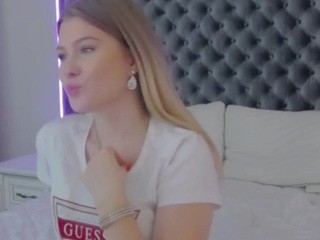 KatrinaaMoreno on cam for live free nude video chat now