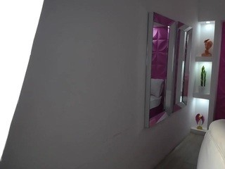 Lee-Nova, ?? on cam for live free nude video chat now