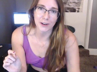 Lee on cam for live free nude video chat now