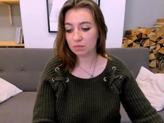 LindaHood on cam for live free nude video chat now