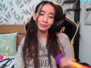 Mia-leee , ??? on cam for live free nude video chat now