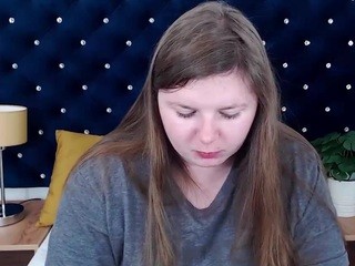 MollyGoddess on cam for live free nude video chat now