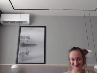 sunny-smile on cam for live free nude video chat now