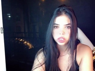 Antonella-cute on cam for live free nude video chat now