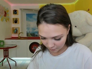 Emma-rase on cam for live free nude video chat now