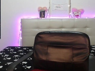 Kitty Lovee on cam for live free nude video chat now