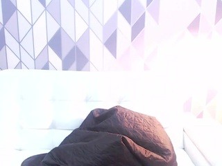 littlerossi on cam for live free nude video chat now