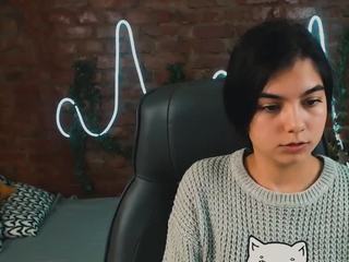 MissEmilia on cam for live free nude video chat now