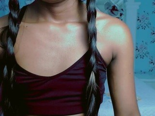 rosekaliff on cam for live free nude video chat now