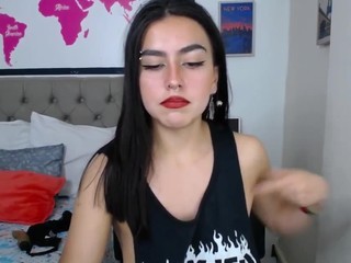 Sara-winnehouse on cam for live free nude video chat now