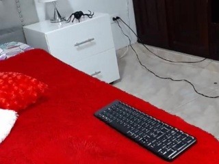 AnahyRose on cam for live free nude video chat now