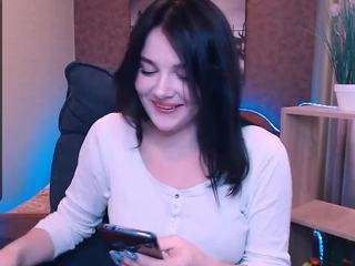 cutielady-di on cam for live free nude video chat now