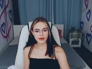 DinaJames on cam for live free nude video chat now