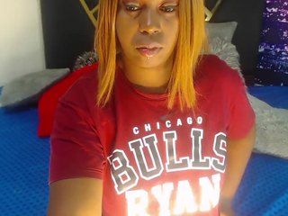 ♥, moniquemiller ♥ on cam for live free nude video chat now