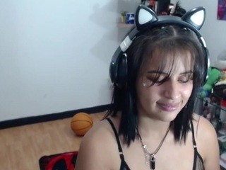katiecollinss on cam for live free nude video chat now