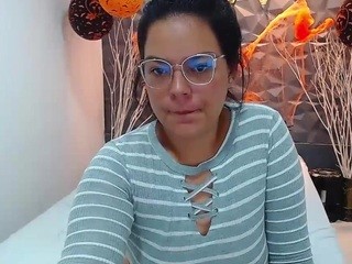 KRIS-GILL on cam for live free nude video chat now