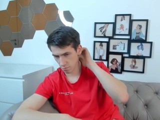 LeoBarloww on cam for live free nude video chat now
