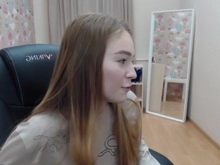 Leynelle on cam for live free nude video chat now