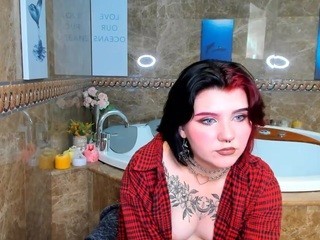 LilyRoxx on cam for live free nude video chat now