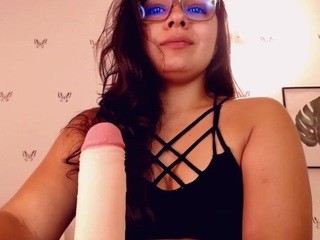 mia-daniels on cam for live free nude video chat now