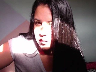 Nia-saenz on cam for live free nude video chat now