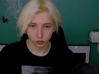 RileyHarriss on cam for live free nude video chat now