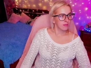 Victoria-Johns on cam for live free nude video chat now