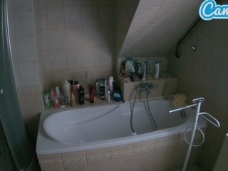 voyeurcam-julmodels-bath-2nd-1 on cam for live free nude video chat now