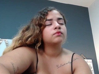 Alice-Rodriguez on cam for live free nude video chat now