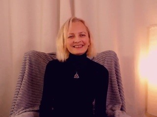AlisiaHunter on cam for live free nude video chat now