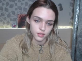 Becky-Jones on cam for live free nude video chat now