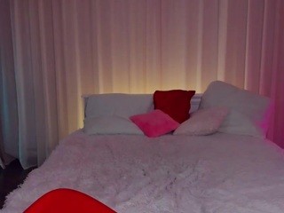 BlazinRuby on cam for live free nude video chat now