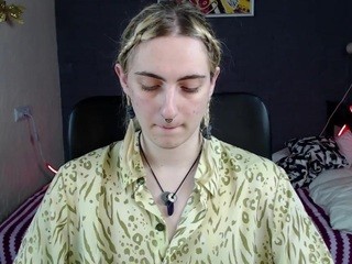 Elio-Oliver on cam for live free nude video chat now