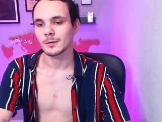 HenryyGrayy on cam for live free nude video chat now