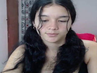 Leslysexy on cam for live free nude video chat now