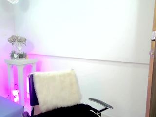 Lili-Jenner on cam for live free nude video chat now