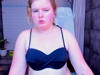 Lisa-Turner on cam for live free nude video chat now