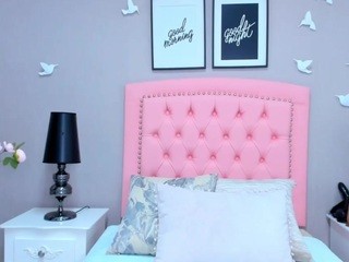 LunaRose18 on cam for live free nude video chat now