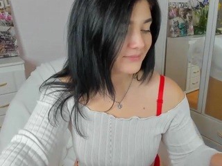 PrettyXTinna on cam for live free nude video chat now