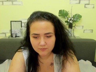 RaivaLoyd on cam for live free nude video chat now
