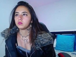 sexy-foxx on cam for live free nude video chat now
