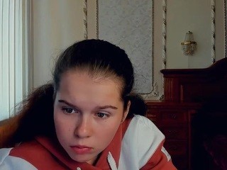 Smile-Ketty on cam for live free nude video chat now