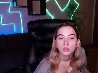 Sun-One on cam for live free nude video chat now