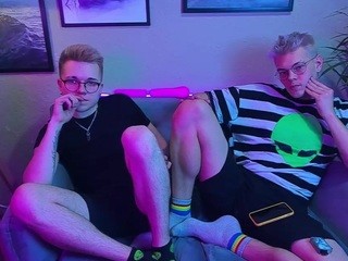 TOM-HANDERSON on cam for live free nude video chat now
