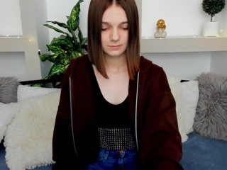 AlbaGran on cam for live free nude video chat now
